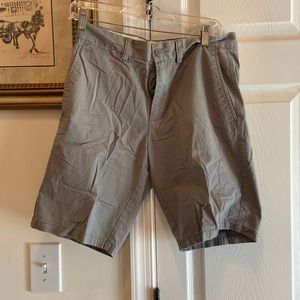 Men’s /Young Men’s Old Navy 29” Slim Flat Front Fit Shorts in Gray